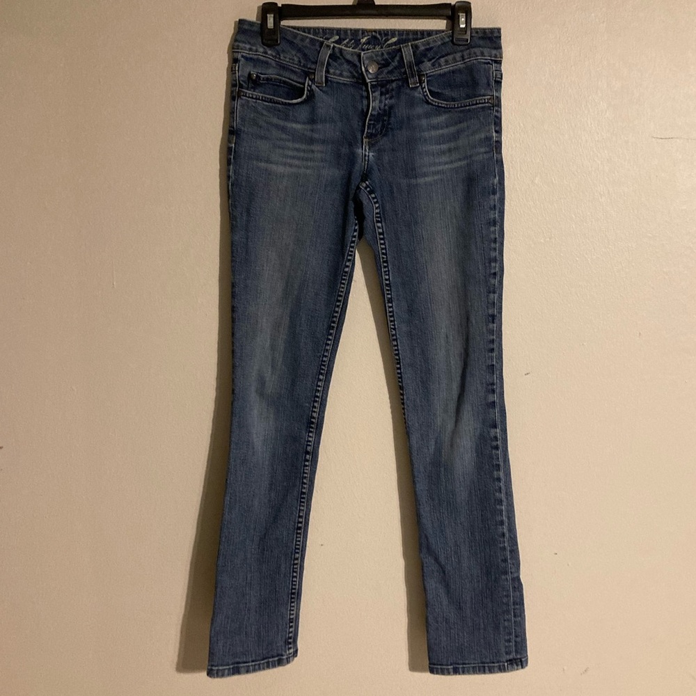 Cate by Juicy Couture Size 29
Straight leg. Great Jeans!